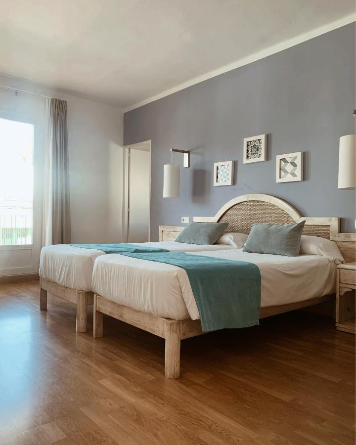 Hostal HPC Porto Colom Esterno foto