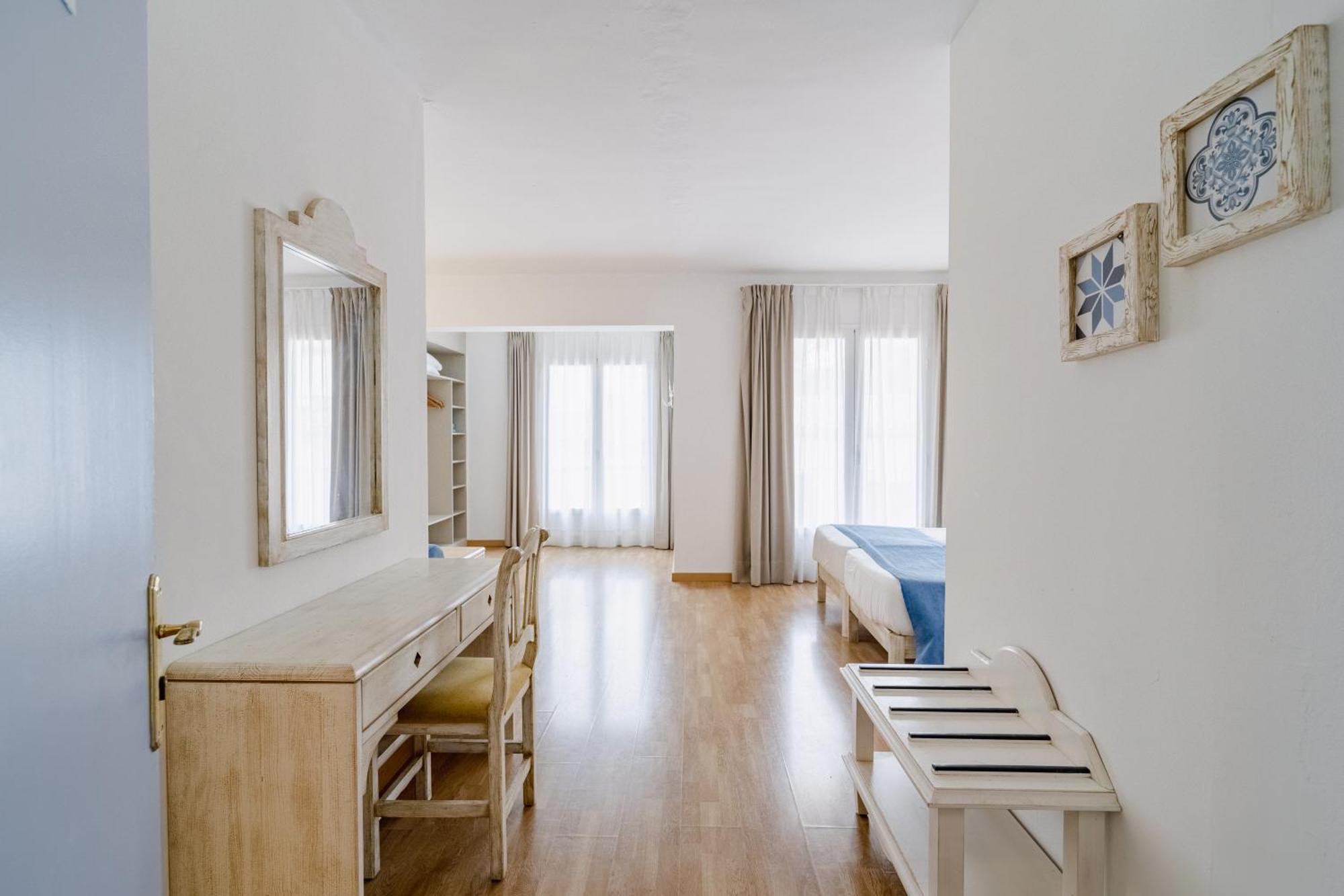Hostal HPC Porto Colom Esterno foto