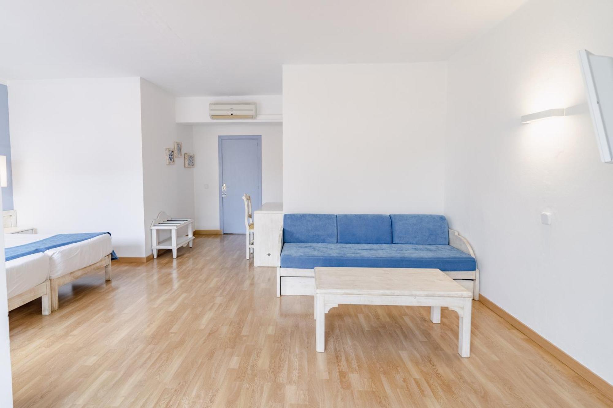 Hostal HPC Porto Colom Esterno foto