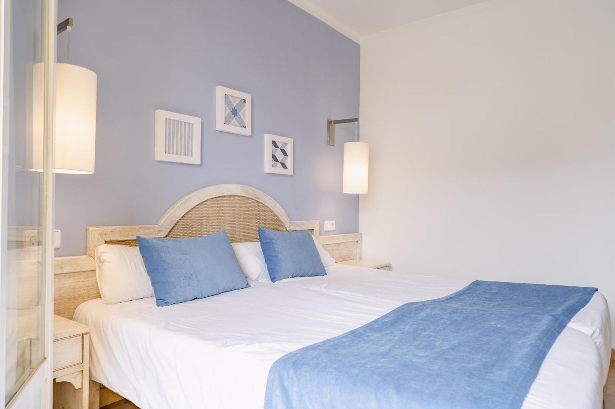 Hostal HPC Porto Colom Esterno foto